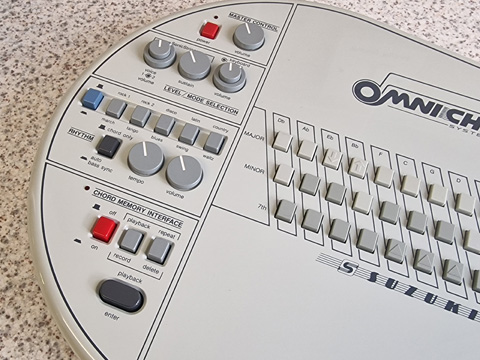 Suzuki Omnichord OM84