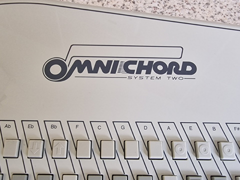 Suzuki Omnichord OM84