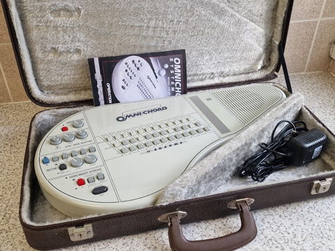 Suzuki Omnichord OM84